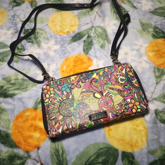 Vibrant Floral Clutch with Black Accents Sakroots - Picture 11 of 12